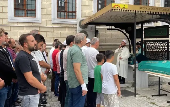 Beylikdüzü'nde öldürülen 2 kız kardeş son yolculuklarına uğurlandı