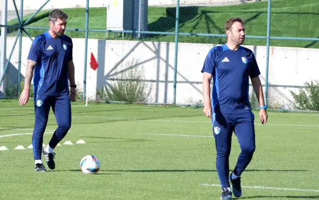 Erzurumspor FK Teknik Direktörü Hakan Kutlu: Yüksek maliyetli oyunculardan uzak duruyoruz