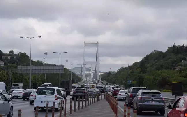 İstanbul'da bayram öncesi trafikteki yoğunluk sürüyor