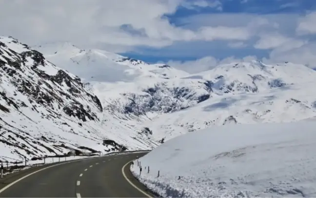 Hakkari okullar tatil mi? SON DAKİKA 4 Şubat Salı Hakkari'de okul yok mu (Hakkari Valiliği Açıklaması – KAR TATİLİ)?