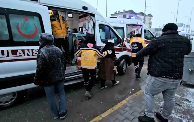 Aksaray'da Trafik Kazası: 4 Yaralı