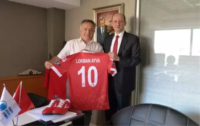 Serdar Doğru, Lokman Ayva'ya Forma Hediye Etti