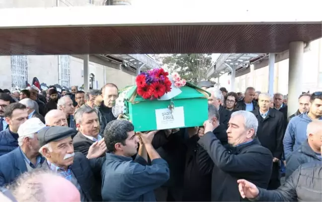 Ünlü Sanatçı Sümer Ezgü'nün Acı Günü