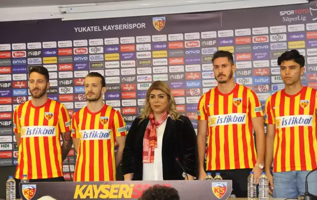 Kayserispor yeni transferlerini tanıttı