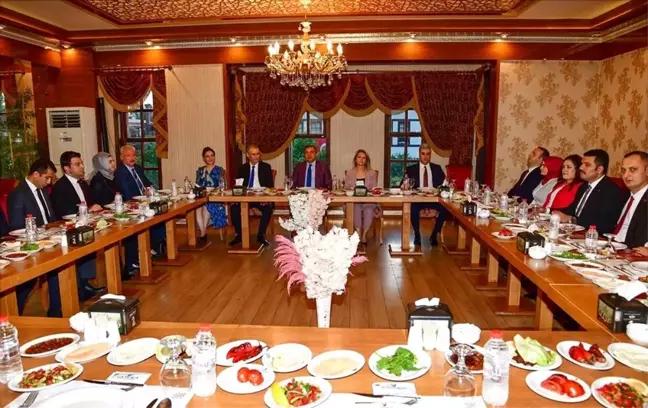 Malatya gündem haberi... Malatya'da tayini çıkan kaymakamlara veda programı düzenlendi