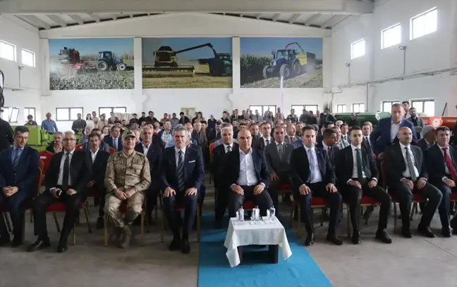 Ağrı'da Meyve Yetiştiriciliğinin Yaygınlaştırılması Projesi kapsamında 240 çiftçiye 28 bin 800 meyve fidanı dağıtıldı
