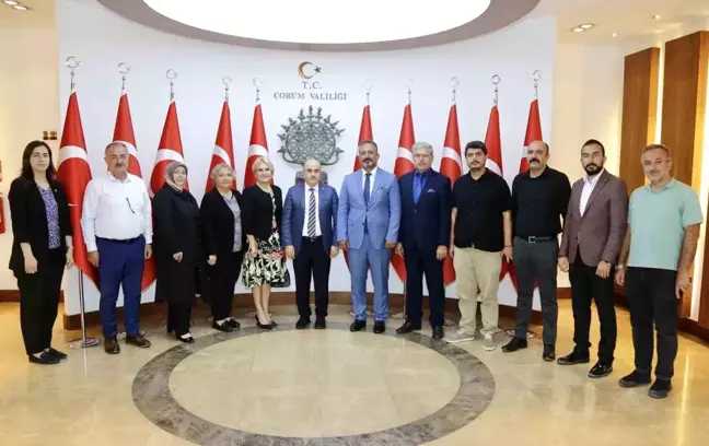 Çorum Kent Konseyi Başkanı ve Yürütme Kurulu Üyeleri Vali Dağlı'yı ziyaret etti