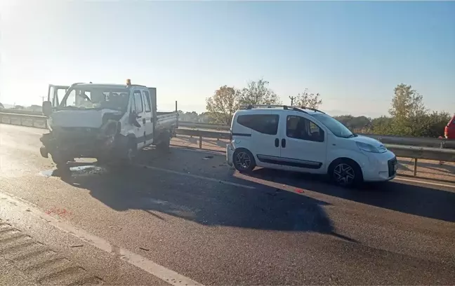 Karacabey'de Zincirleme Trafik Kazası: 9 Yaralı