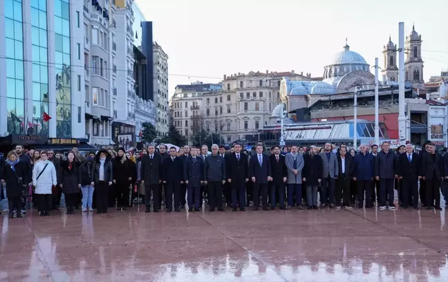 Öğretmenler Günü Taksim'de Kutlandı