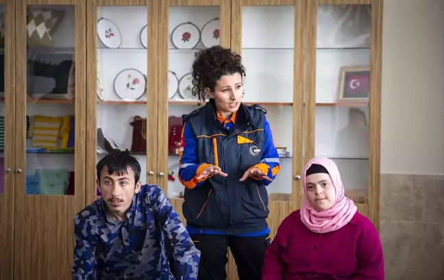 Down Sendromlu Çocuklardan Deprem Tatbikatı