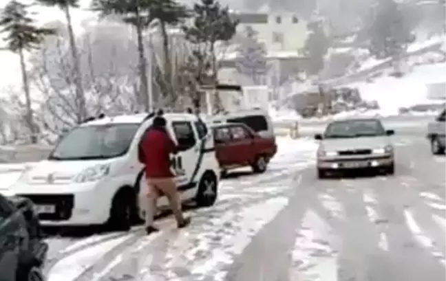 Sertavul Geçidi'nda Kar Yağışı Ulaşımı Etkiliyor