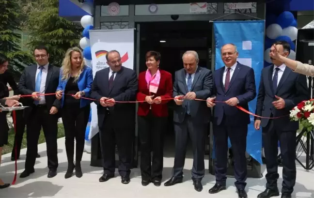 Aile Çalışma ve Sosyal Hizmetler Bakan Yardımcısı Erdem'den Gençlere Müjde
