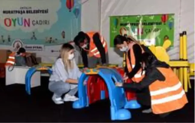 Muratpaşa, İzmir Bayraklı Çadır Kent'te kreş ve oyun evi kurdu