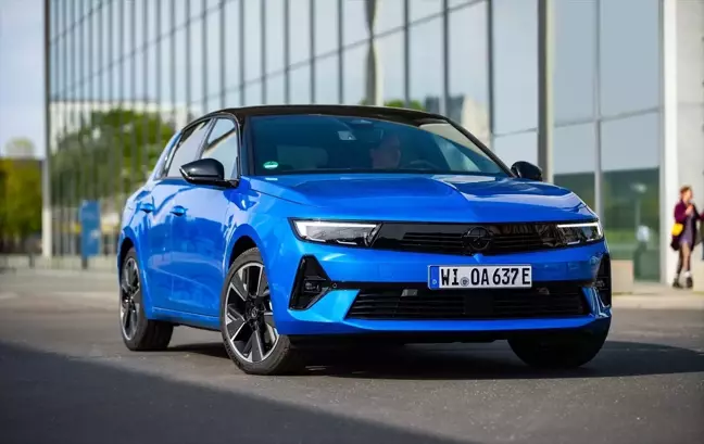 Opel Astra Türkiye'de Tamamen Elektrikli Olarak Satışa Sunuldu