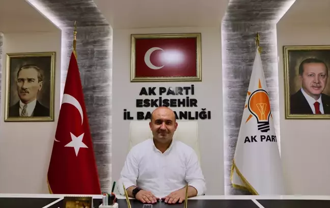 AK Parti Eskişehir İl Başkanı Gürhan Albayrak, CHP İl Başkanı Talat Yalaz'ın Hayvanları Koruma Kanunu'na ilişkin sözlerine tepki gösterdi