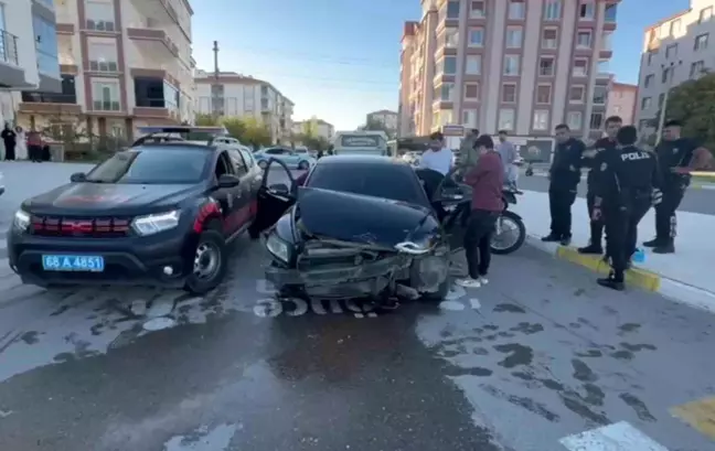 Aksaray'da Kovalamaca: Ehliyetsiz Sürücü Kaza Yaparak Yakalandı