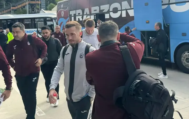 Trabzonspor, Kasımpaşa Maçı İçin İstanbul'a Gitti