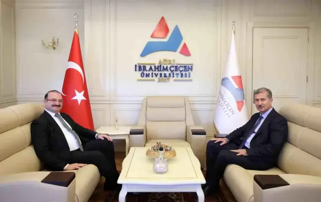 Rektör Hacımüftüoğlu'ndan mevkidaşı Rektör Gülçin'e hayırlı olsun ziyareti