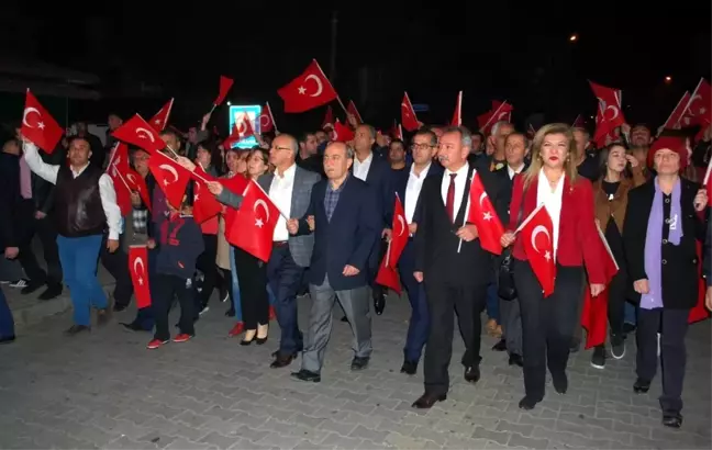 Salihli'de Cumhuriyet Coşkusu Fener Alayına Taşındı