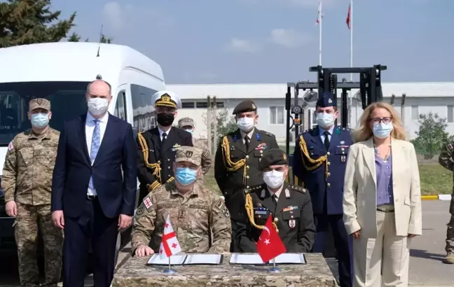 Son dakika haberleri... - Türkiye, Gürcistan'a askeri havaalanı için araç ve teçhizat hibe etti