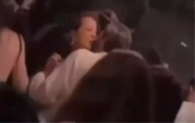 Kadir Doğulu'nun yanındaki kadın kimdi? Kadir Doğulu'nun eğlence mekanındaki dans ettiği kadın kim, adı ne? İşte görüntüler!