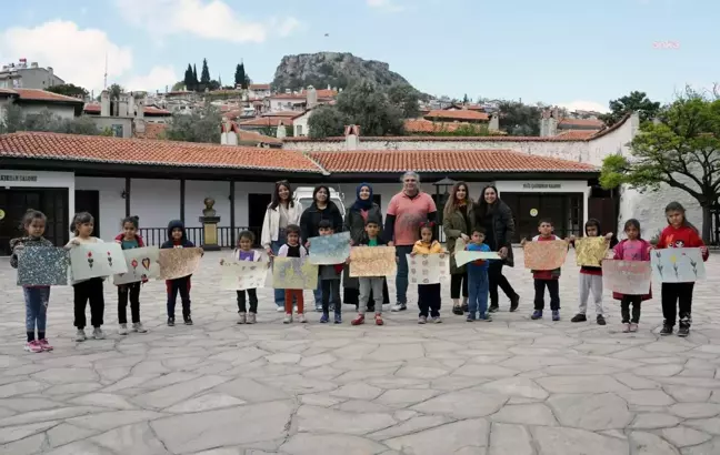 Depremzedeler Menteşe'de Ebru Sanatıyla Tanıştı