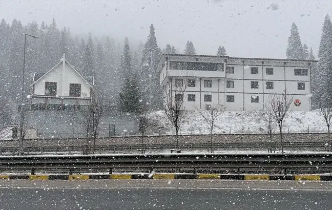 Kastamonu'nun yüksek rakımlı noktalarında kar yağışı etkisini sürdürüyor