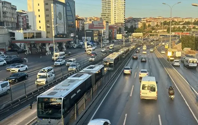 Beylikdüzü-Söğütlüçeşme Metrobüs Seferleri Aksadı