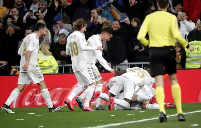 El Clasico'da Barcelona'yı 2-0 yenen Real Madrid, liderlik koltuğuna oturdu