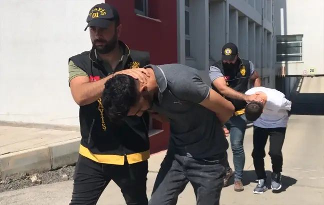 Adana'da arkadaşını öldüren 3 şüpheliden 2'si tutuklandı