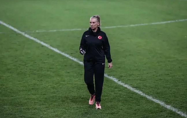 A Milli Kadın Futbol Takımı B Ligi'ne yükselmek için mücadele edecek