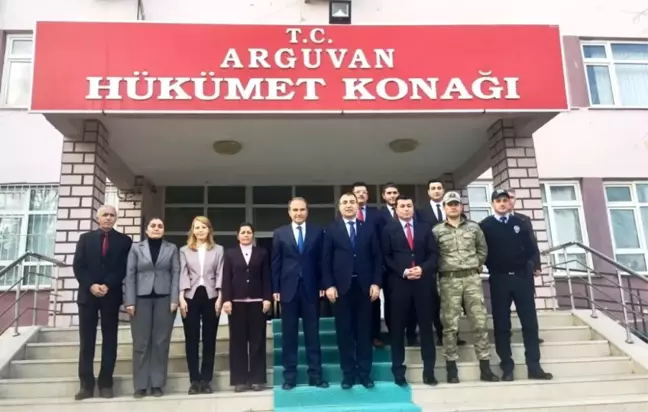 Malatya Valisi Mustafa Toprak'dan Yeni Kaymakama Hayırlı Olsun Ziyareti