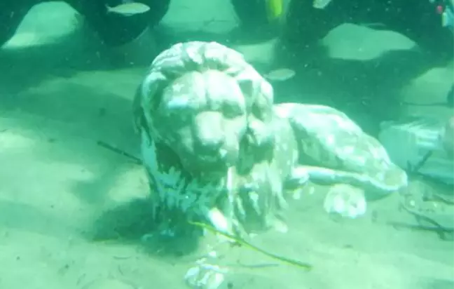 Denizaltı Heykellerini Tarihi Eser Sanıp Çalıyorlar