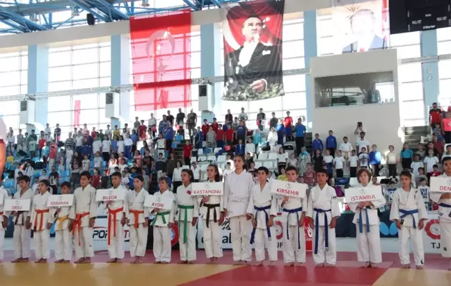 Minikler Türkiye Judo Şampiyonası, Karaman'da Başladı