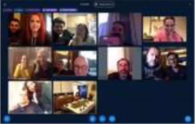 Diziye online gala! Herkes kendi evindeki kırmızı halıda yürüdü!