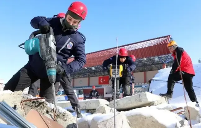 Cezaevi Kurtarma Teşkilatı'ndan kadın ekipleri olası afetlere hazırlanıyor