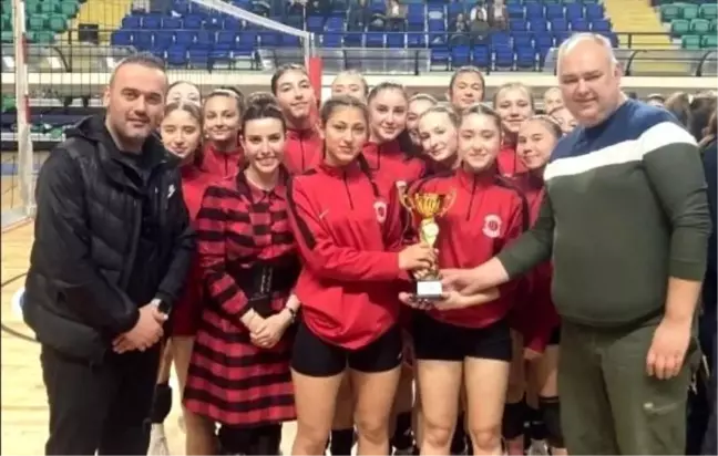 TKİ Tavşanlı Linyitspor Voleybolda Büyük Başarılar Elde Ediyor