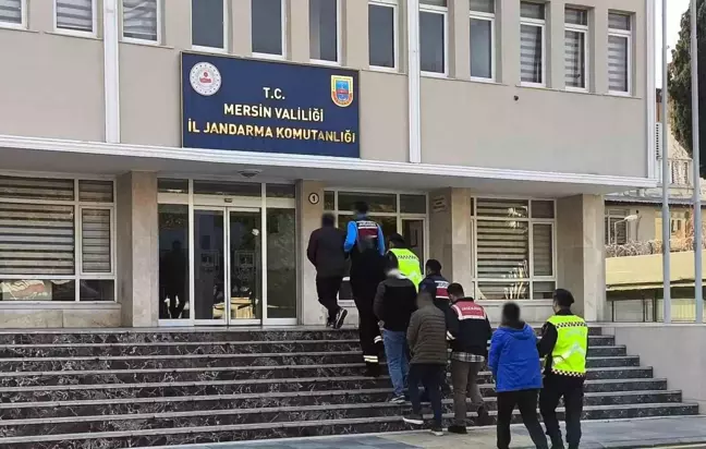 Mersin'de Göçmen Kaçakçılığı Operasyonu: 5 Şüpheli Yakalandı