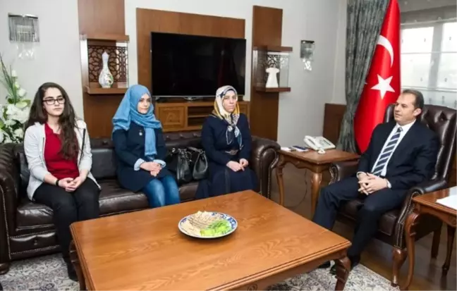 Vali Taşyapan'dan Şehit Çocuklarına Bilgisayar