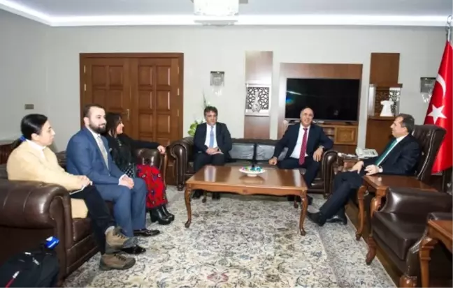 Van Kültür ve Dayanışma Vakfı'ndan Vali Taşyapan'a Ziyaret