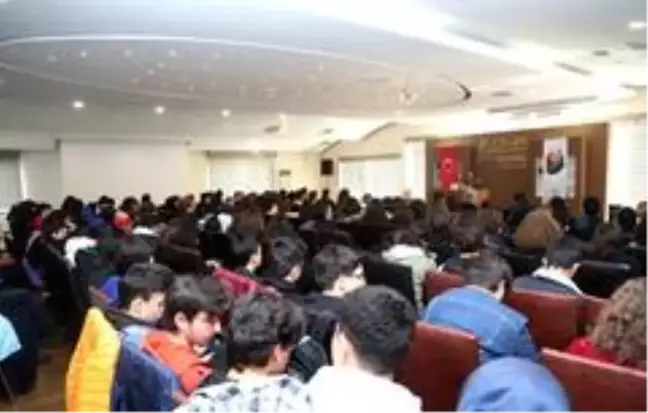 İnci Aral Dünya Öykü Günü'nde Küçükçekmecelilerle buluştu
