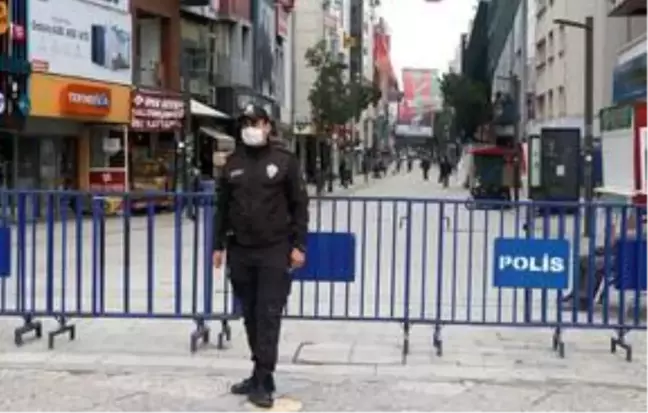 İzmir'de Karşıyaka Çarşısı'na giriş çıkış kısıtlandı