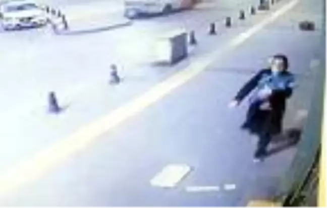 Yeni doğmuş bebek, boş arsaya terk edildi (3)
