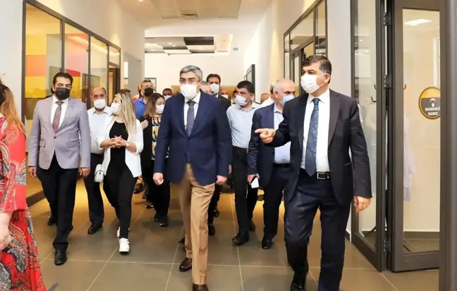 Başkan Fadıloğlu'ndan AK Parti yönetimine proje brifingi