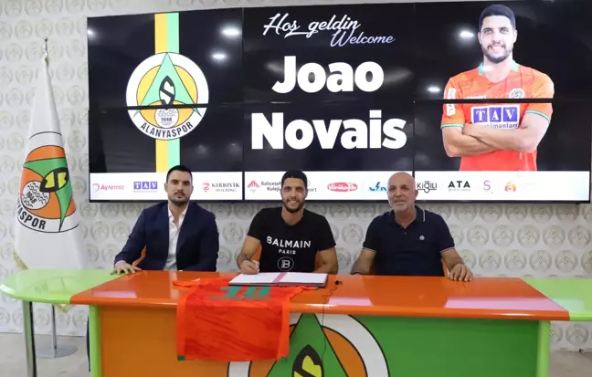 Alanyaspor, Braga'dan Joao Novais'i renklerine bağladı