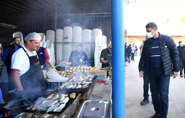 Başkan Kocaman işçilerle balık ziyafetinde buluştu