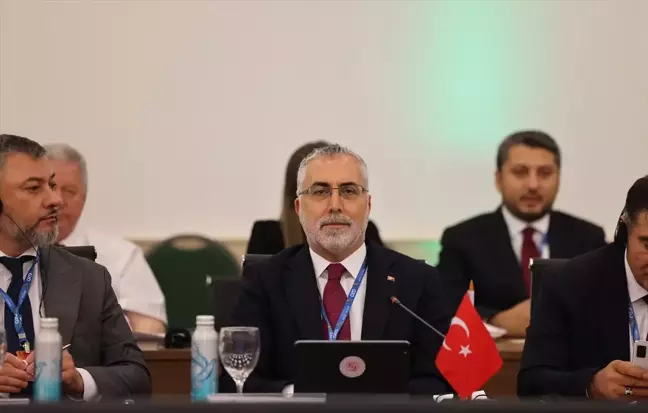 Çalışma ve Sosyal Güvenlik Bakanı Vedat Işıkhan, Adil Geçiş Stratejisi'ni 2026'ya kadar uygulamayı planladıklarını açıkladı