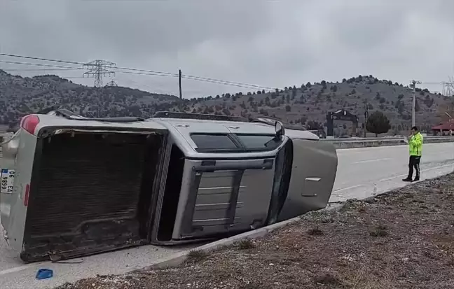 Burdur'da Trafik Kazası: 3 Yaralı