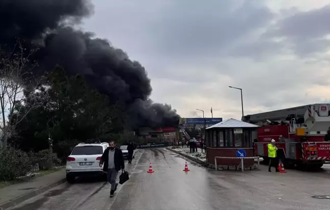 Bursa'da Madeni Yağ Satışı Yapan İş Yerinde Yangın Çıktı