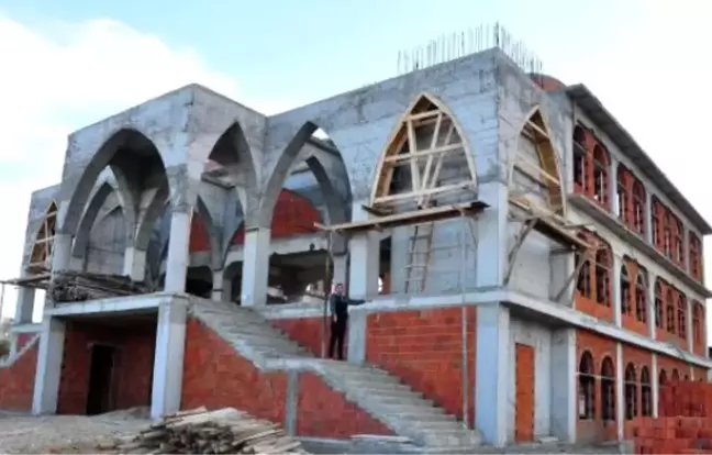 Öğrenciler Harçlıklarını Cami İnşaatına Bağışladı